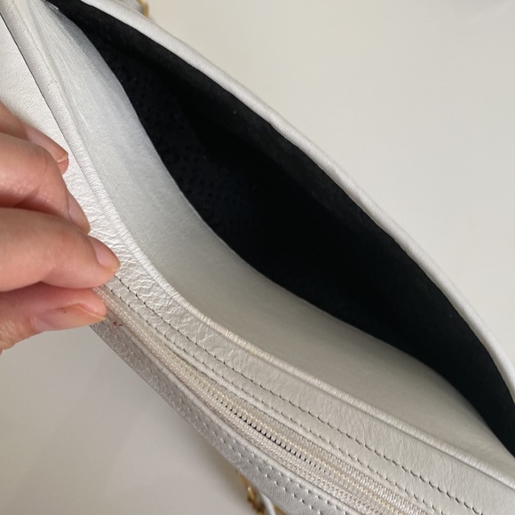 super Rare vintage Revillon 🇫🇷 white chevron crossbody bag - Picture 11 of 17
